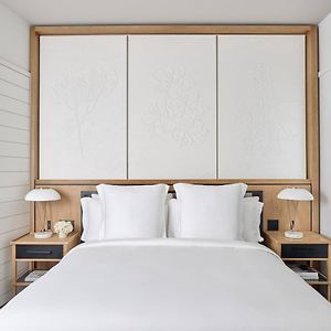Deluxe City-View Room King
